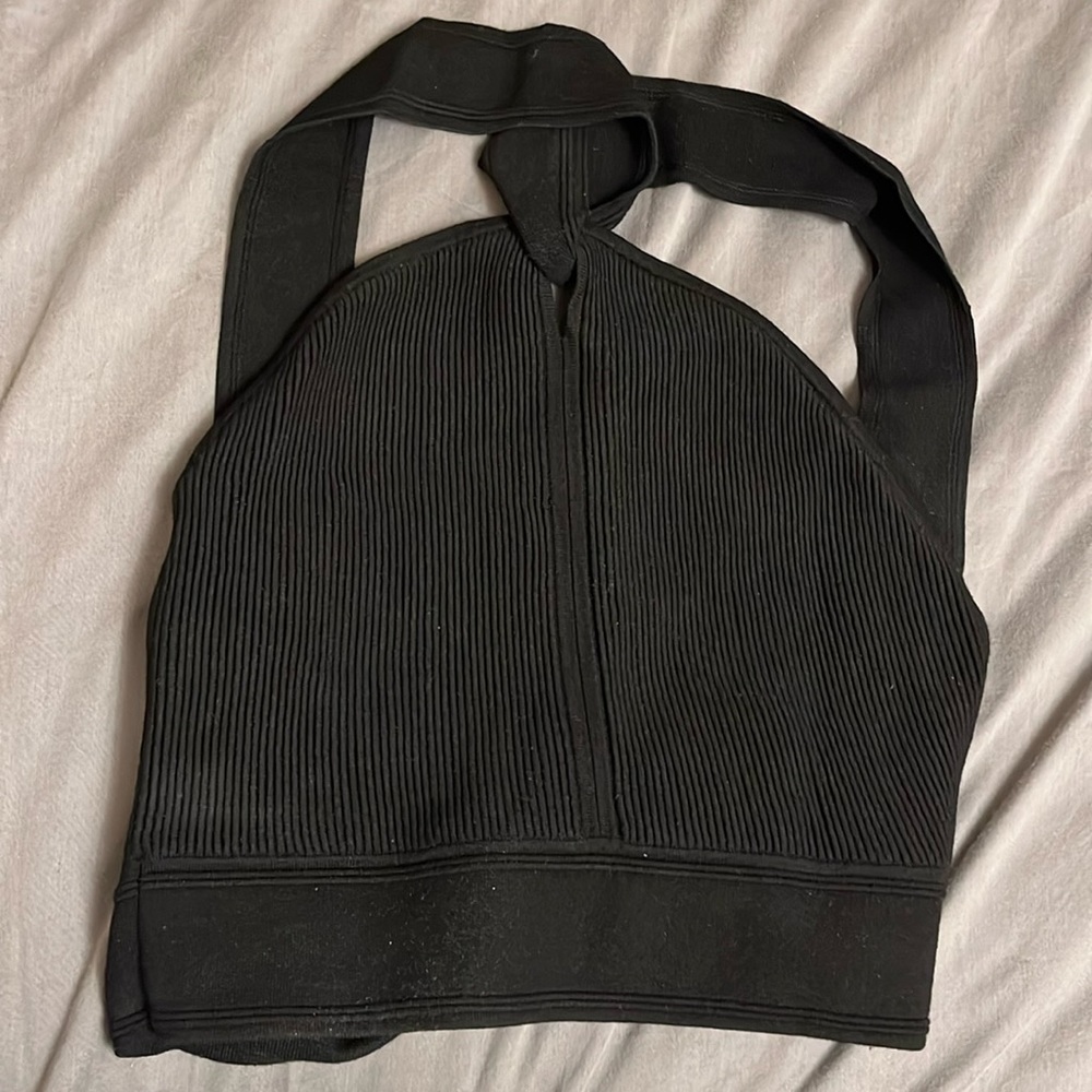 Pre-loved Club Monaco Top in black, size Small.